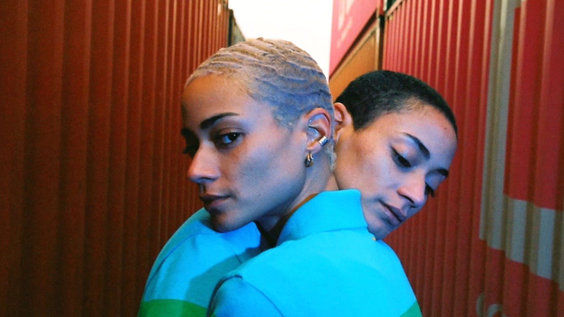 Lacoste - Polaroid Loop