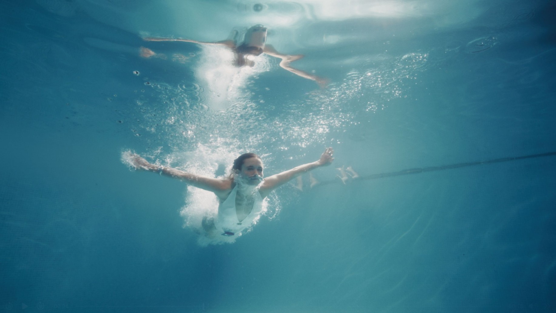 Motorola Razr B3 Campaign - Underwater